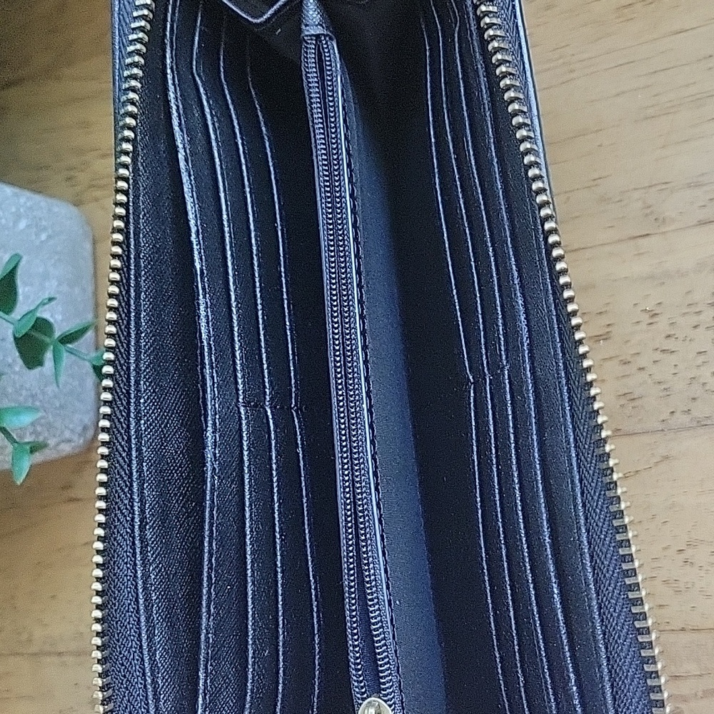Fossil and Kate Spade Wallet Bundle - Picture 4 of 16